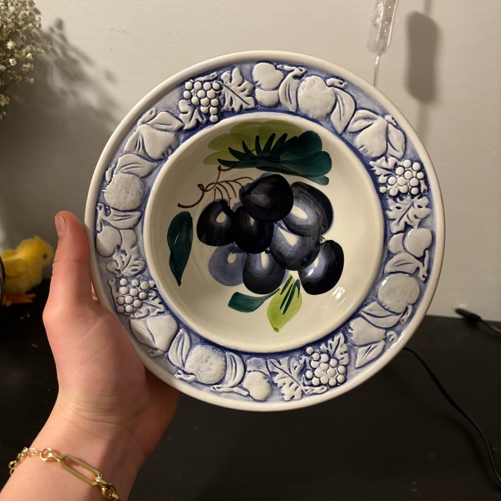 Vintage Italian Deruta Style Blue White Fruit Bowl Grape Dish cottage-core chic
